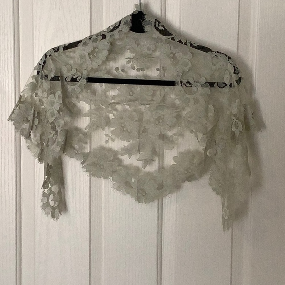 Vintage lace wrap